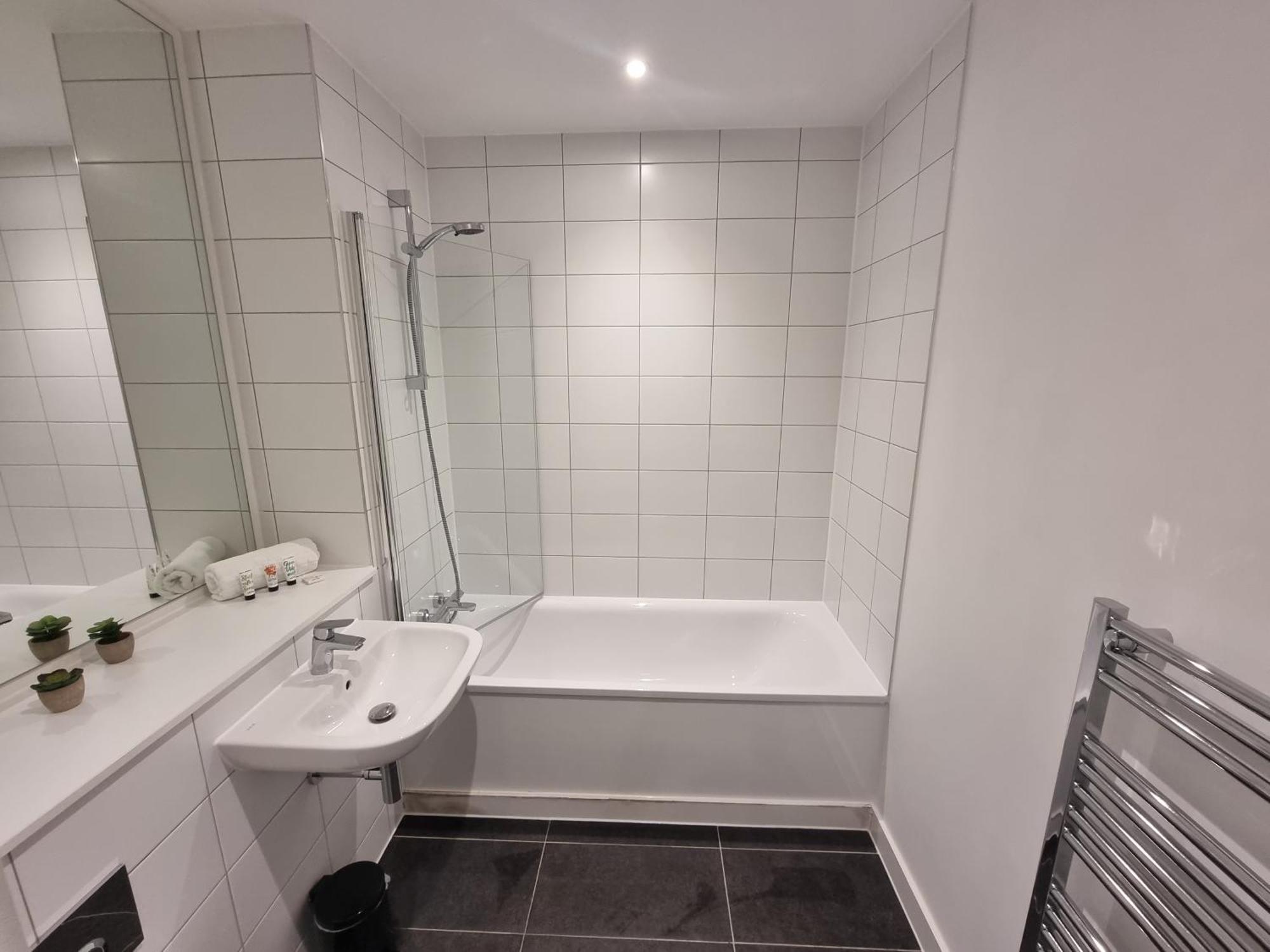 Trafford Suite Modern 1 Bed With Cinema Room Manchester Zewnętrze zdjęcie